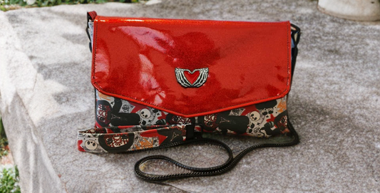 Last Minute Leslie Clutch